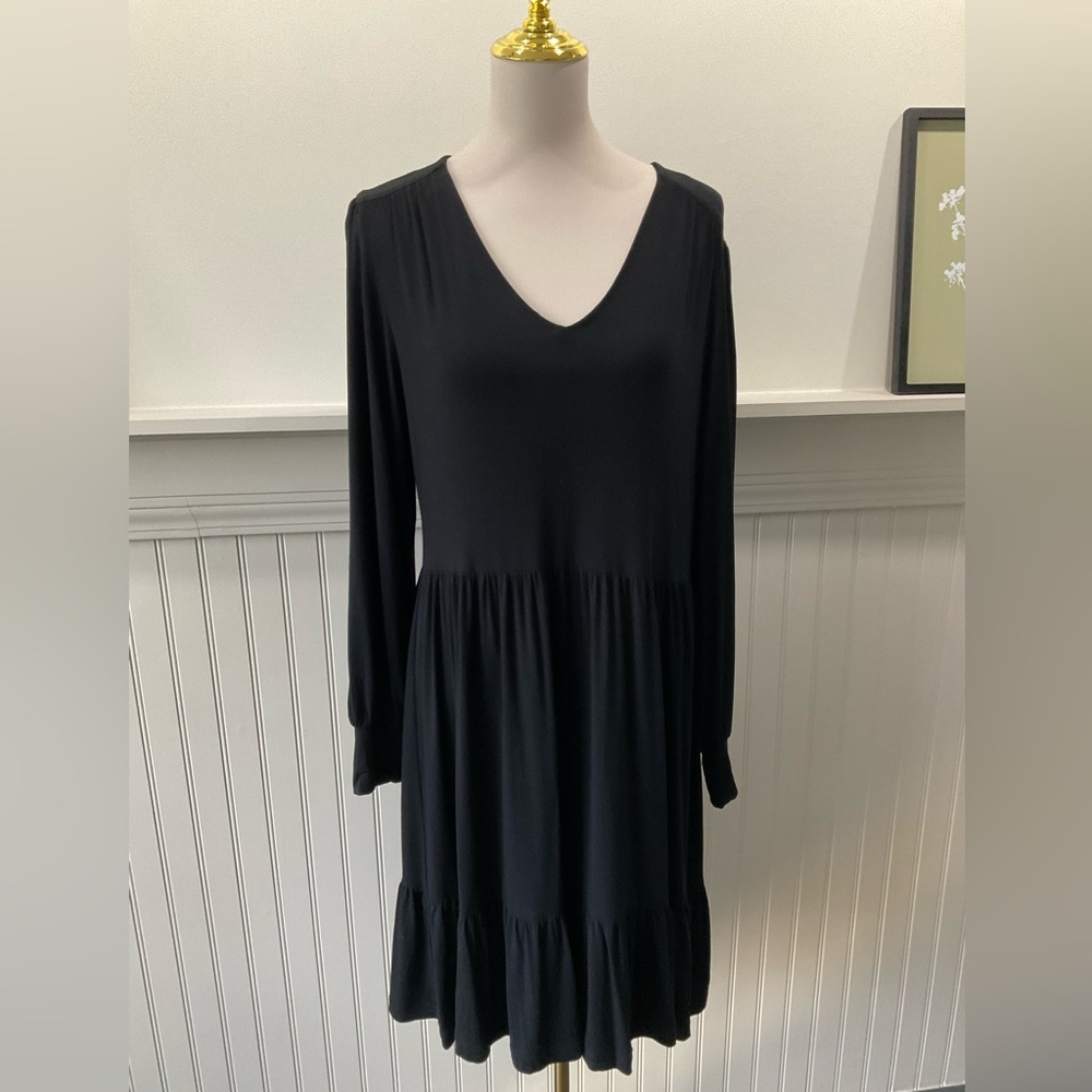Karen Kane Black Tiered Dress Size Large Stretch Rayon Blend Boho Minimalist - Picture 2 of 4